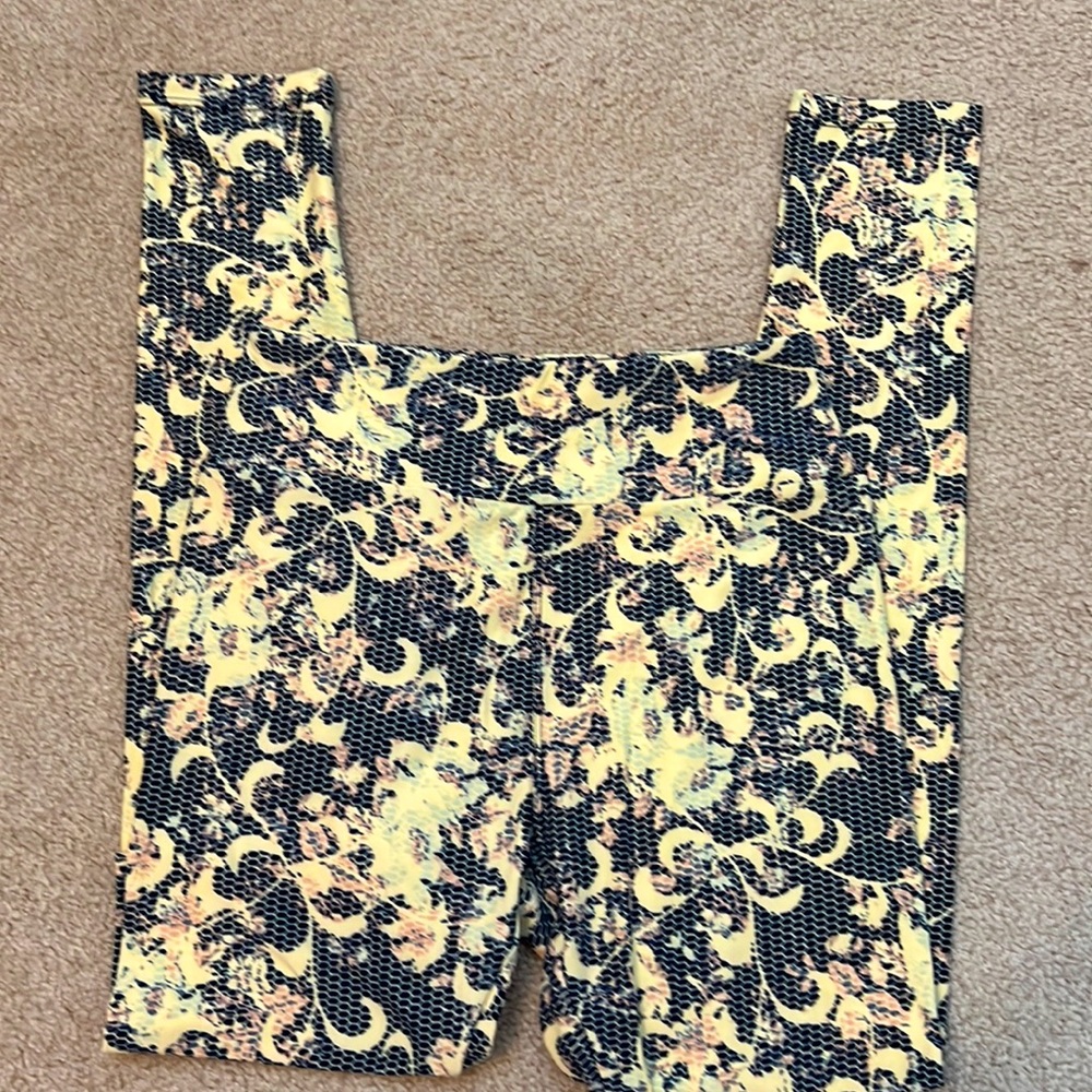 LuLaRoe floral print leggings